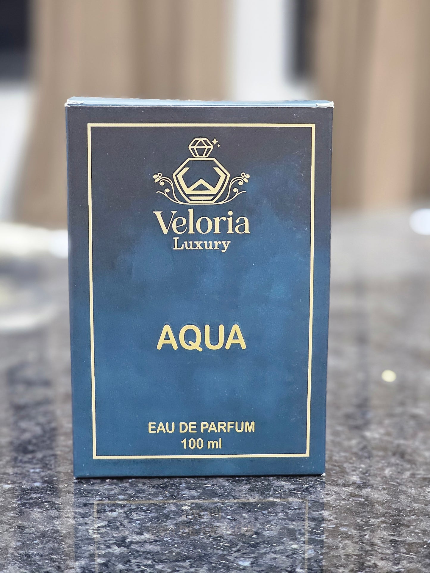 ‘AQUA’ by ‘VELORIA LUXURY’ is an aeromatic aquatic fragrance for Men. This fragrance aims to capture the freashness and strength of the ocean with its aquatic notes.