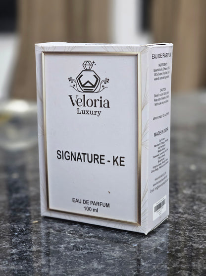 ‘SIGNATURE - KE’ BY ‘veloria luxury’ is a fresh fragrance designed for Men and Women. The scent opens with fresh, sweet notes of floral and fruity, citrus and woody.
