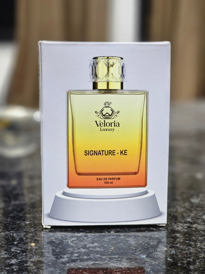‘SIGNATURE - KE’ BY ‘veloria luxury’ is a fresh fragrance designed for Men and Women. The scent opens with fresh, sweet notes of floral and fruity, citrus and woody.