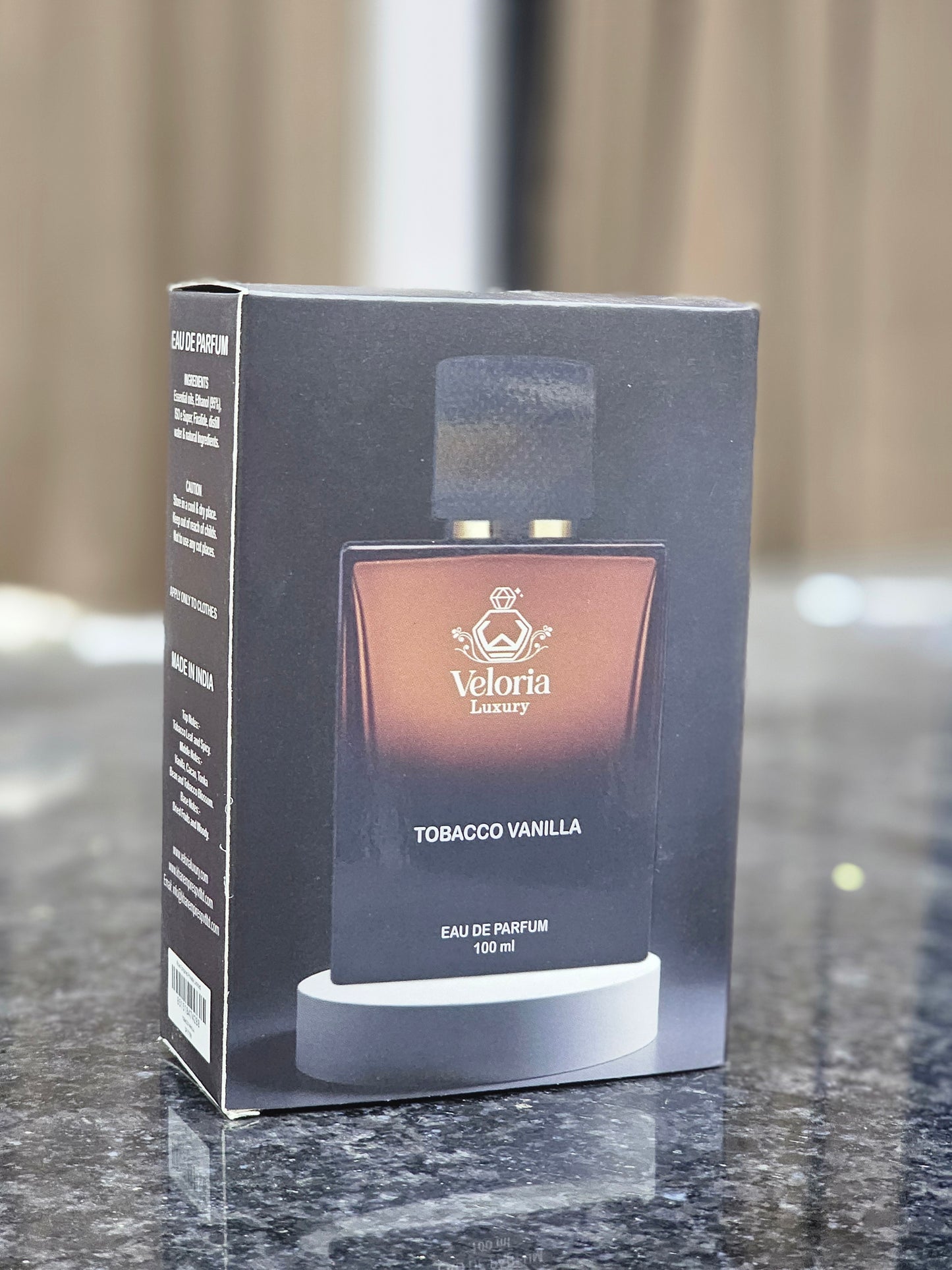 ‘TOBACCO VANILLA’ by ‘VELORIA LUXURY’ is an opulent, warm and iconic fragrance.It blends the Rich smoky notes of Tonacco leaf with the sweet, creamy essence of vanilla. The fragrance  features spicy notes.