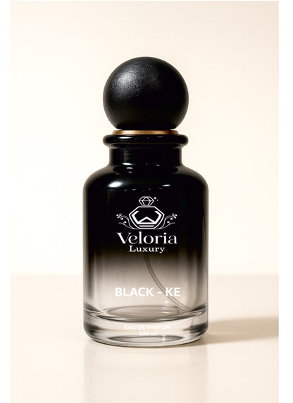 ‘BLACK - KE’ by ‘VELORIA LUXURY’ is a masculine, Oriental woody fragrance, known for its contrasting notes and rebellious spirit. It features a blend of fresh, spicy and warm notes, with a prominent praline and cinnamon heart